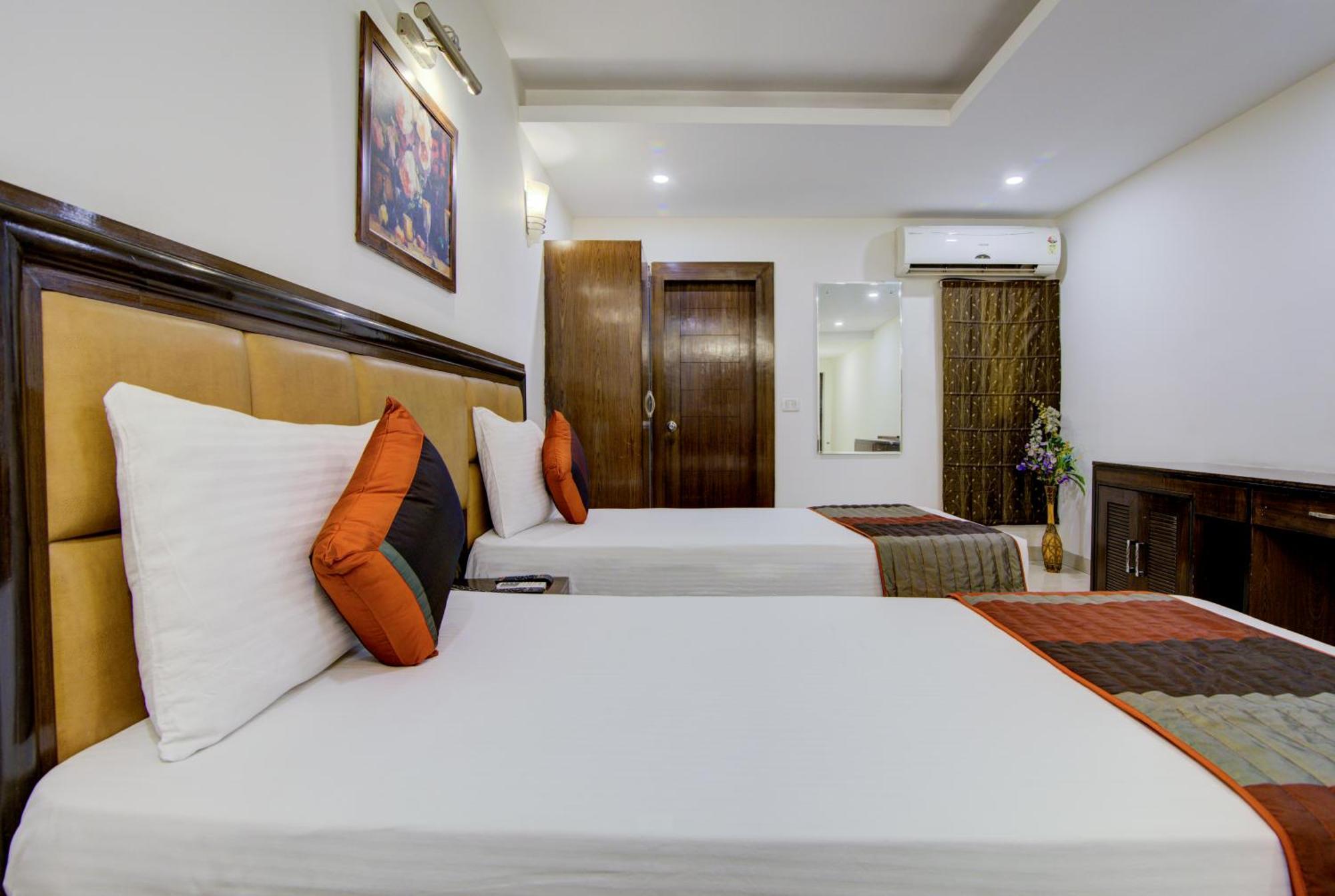 Airport La Sapphire Hotel & Restaurant Νέο Δελχί Εξωτερικό φωτογραφία