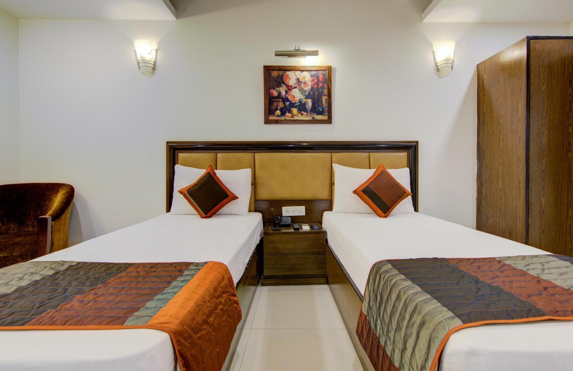Airport La Sapphire Hotel & Restaurant Νέο Δελχί Εξωτερικό φωτογραφία