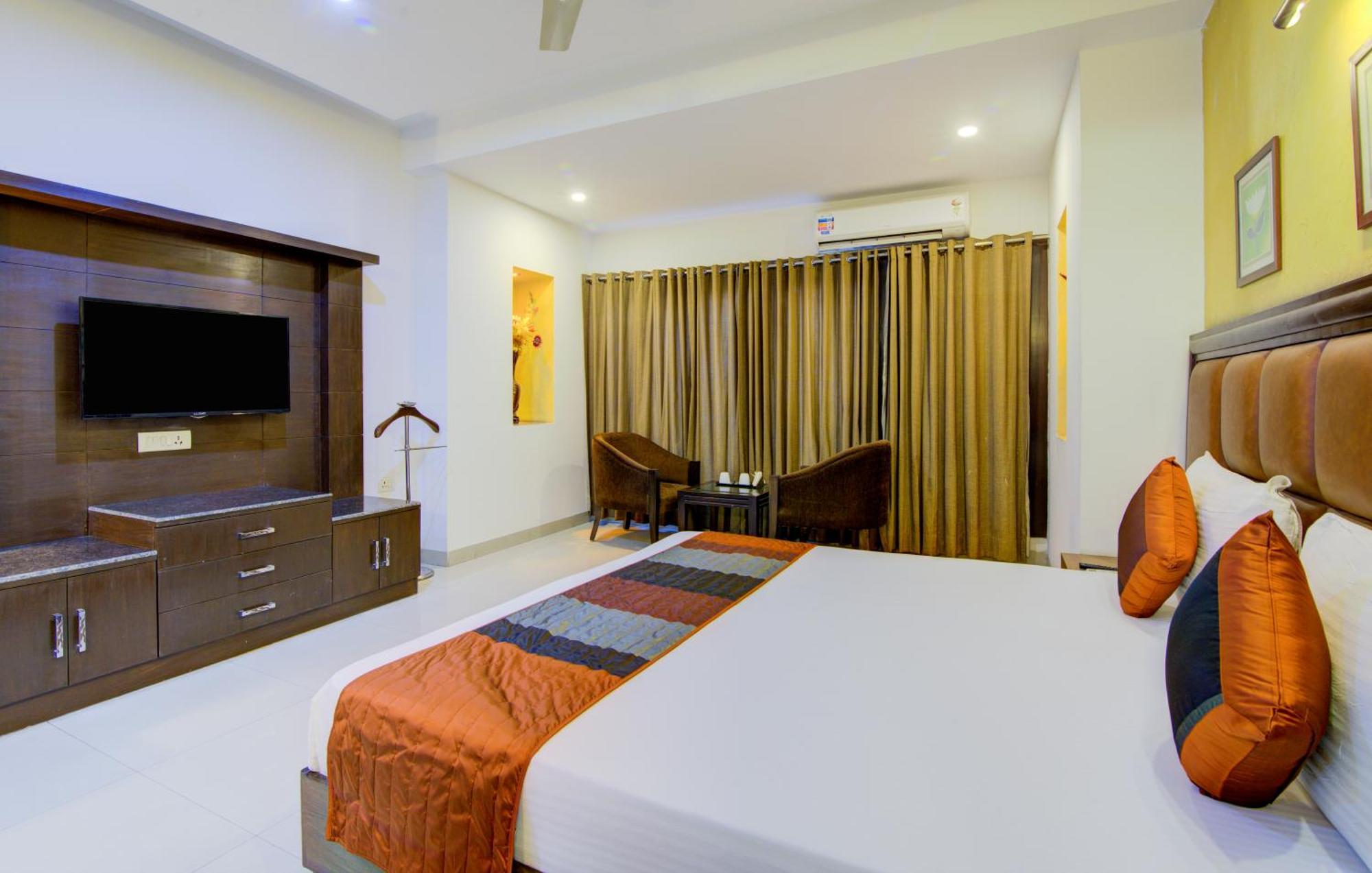 Airport La Sapphire Hotel & Restaurant Νέο Δελχί Εξωτερικό φωτογραφία